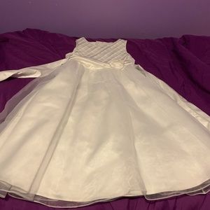 Girl's dress